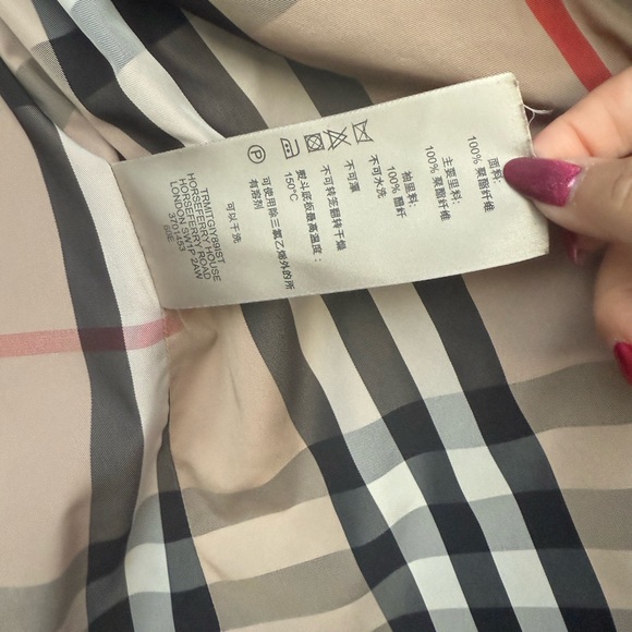 Burberry Brit Bowpark Raincoat in black - Picture 12 of 16